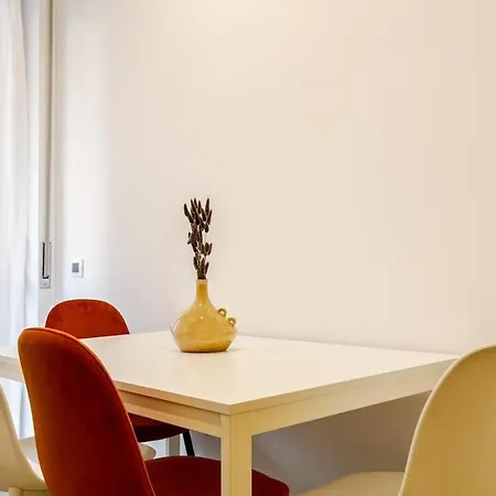 Duomo Stylish Double Near Metro Διαμέρισμα *