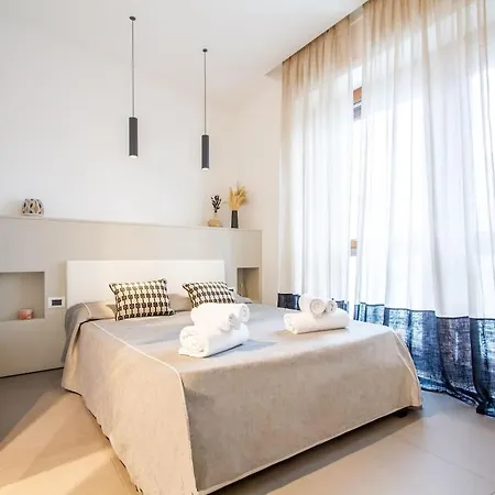 Duomo Stylish Double Near Metro Apartman *